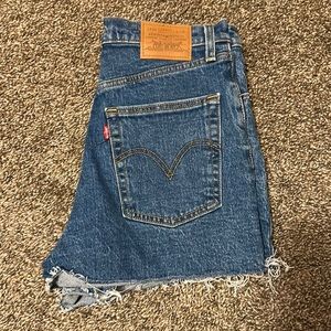 NWOT Levi’s Ribcage Shorts